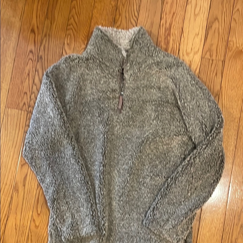 Women’s true Grit Gray Quarter-Zip Sweater- tannish grey. Super soft. Excellent